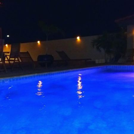 Dorado Eagle Beach Hotel Ораниестад Екстериор снимка