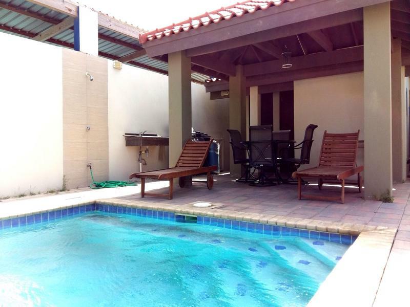 Dorado Eagle Beach Hotel Ораниестад Екстериор снимка