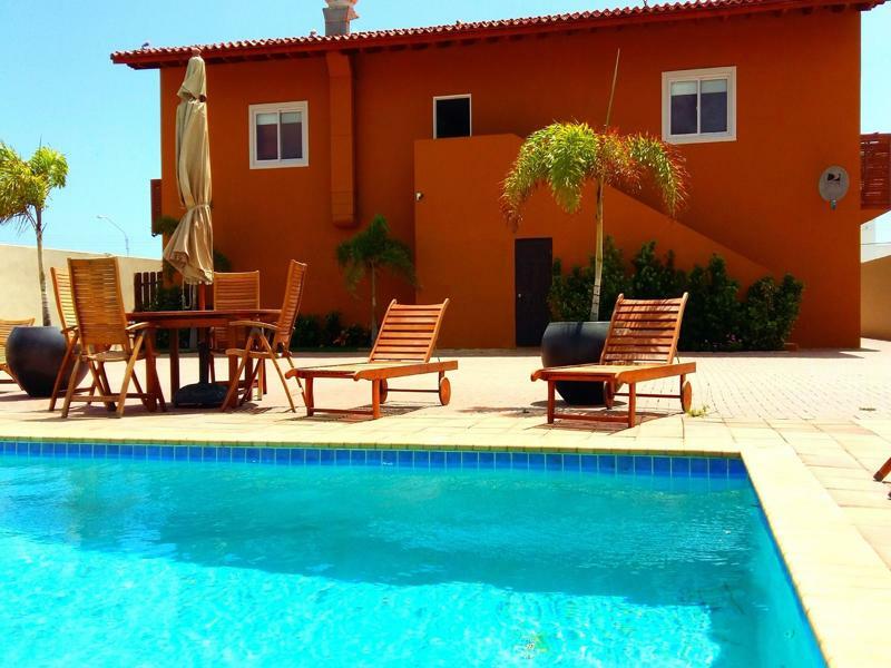 Dorado Eagle Beach Hotel Ораниестад Екстериор снимка